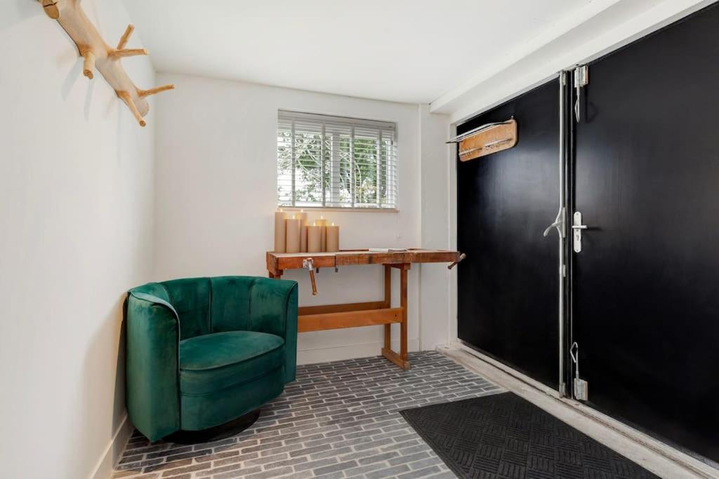 Luxe Vakantiehuis In Dijkboerderij Zuid-Beijerland Екстер'єр фото