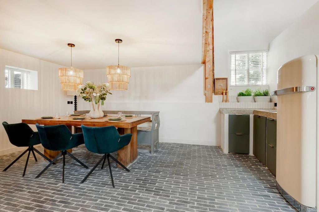 Luxe Vakantiehuis In Dijkboerderij Zuid-Beijerland Екстер'єр фото